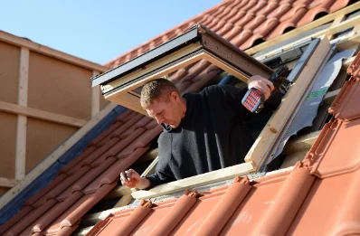 Pose de fenêtres de toit Velux à Poubeau
